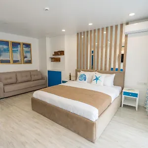 Hotel apartamentowy Seagull Beachfront Boutique